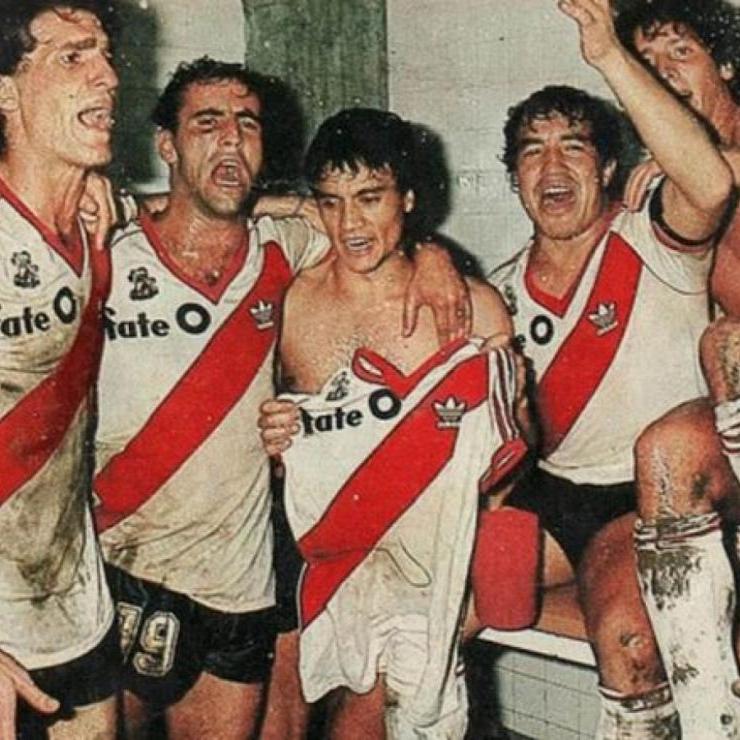 Jersey River Plate 1985-1986 Local